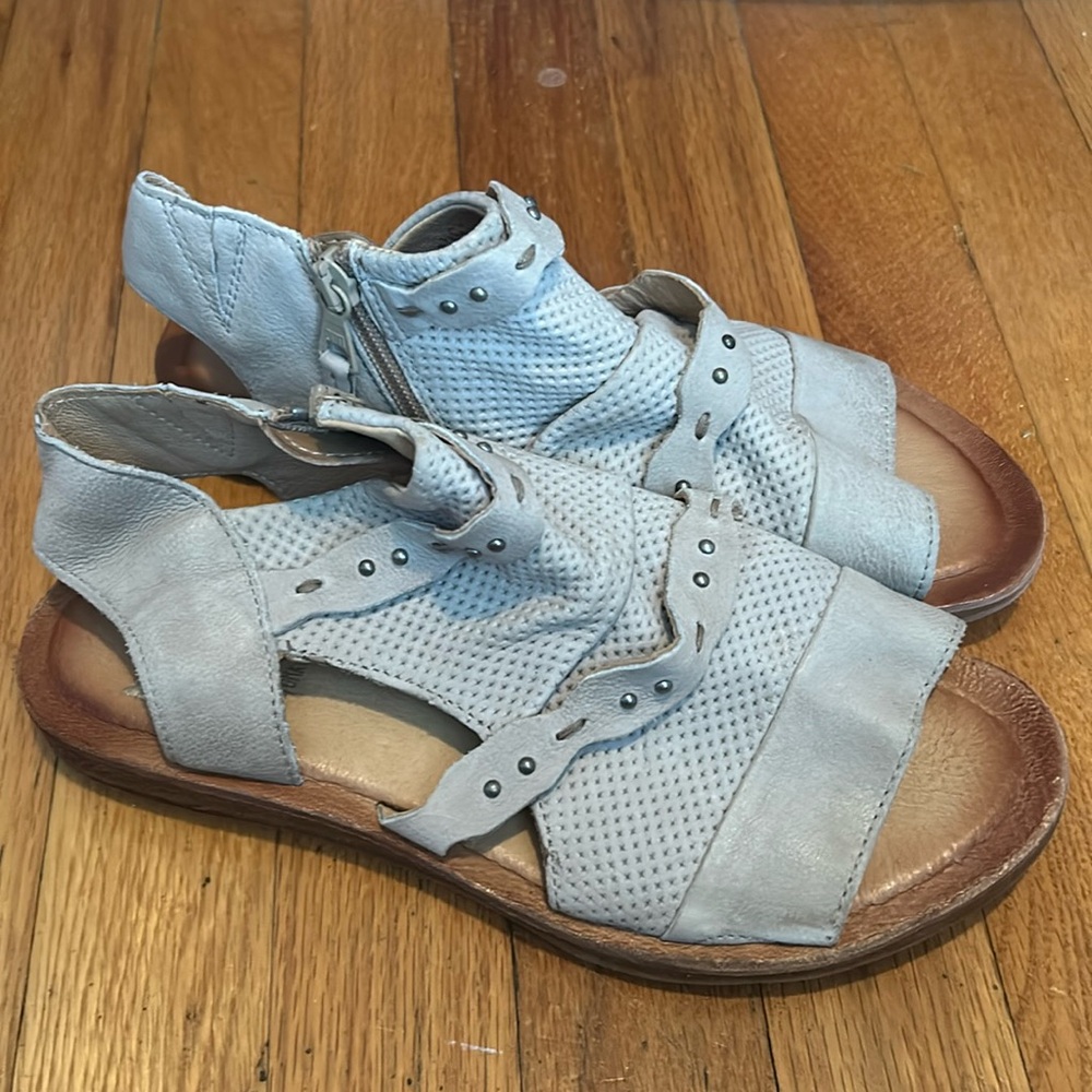 Miz Mooz Fifi Leather with studs Ankle Sandals - zip up on sides - tan